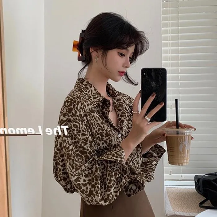 트렌디한 긴팔 레오파드 프린트 여성 셔츠 202 봄 폴로 칼라 디자인 센세이션 틈새 시장 홍콩 스타일 패셔너블 탑