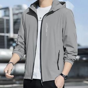 여름 야외용 UPF50 남성용 아이스 실크 루즈핏 초경량 자외선 차단 재킷 통기성 좋은 가벼운 후드 반팔 코트