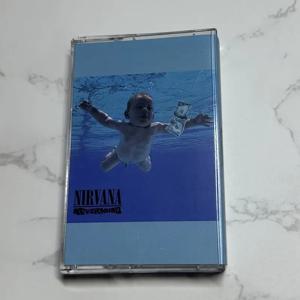 니르바나 밴드 네버마인드 록 카세트 앨범 새 상품 미개봉 가사집 포함 수집가용 그런지 음악