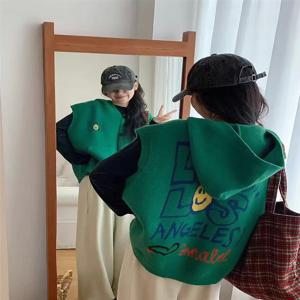 루즈핏 니트 민소매 후드티 여성 스타일 캐주얼 레이어드 베스트 오픈 가디건 한국 트렌드 가을 시즌 아우터웨어