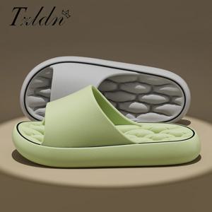 TZLDN 여름 여성 홈 슬리퍼 비치 플랫 접이식 샌들 부드럽고 편안한 미끄럼 방지 슬라이드 실내 실외 남성 욕실 플립 플롭