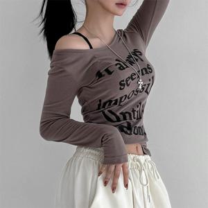 [슬림라인y2k] 홀리 레터링 포인트 슬림 티셔츠, 빈티지 힙한 무드 슬림라인 오프숄더 긴팔 티