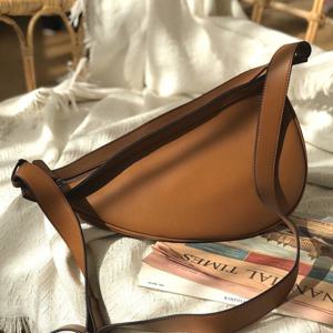 [브리치]  / 소가죽 지젤 바나나백 (2color)