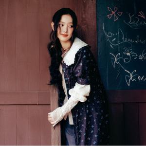 [KiiiKiii 착용] 빅카라 레이스자수 블라우스_T256MBL169W