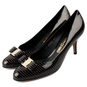 페라가모 까를라 펌프스 CARLAGOLD646450-NERO