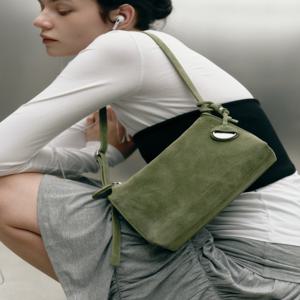 뉴욕 액세서리 [[26SS]] JABA6E026E2 [MINUTE] 이태리스웨이드 미뉴트 참장식 미니숄