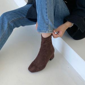 레비토 스웨이드 스판 앵클부츠 5cm