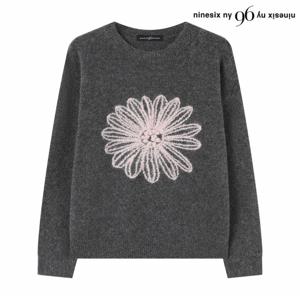 정상가:79,000원 ㅣ 빅 플라워 자수 라운드 긴팔 니트 (NP4KT007L0)