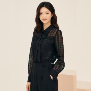 [롯데백화점][제이제이 지고트]타이넥 스팽글 레이스 블라우스 (GP3A0BL111)