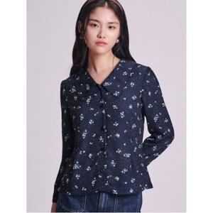 [24FW][B. my] 플라워 패턴 빅 칼라 셔링 블라우스  네이비 (BF4864N12R)