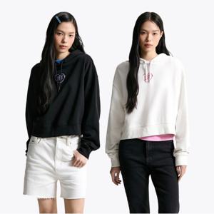 [정상가: 159000원] 타미진스 크롭 하트 후디 2종 택1 (T32F6TTO30TWT1)