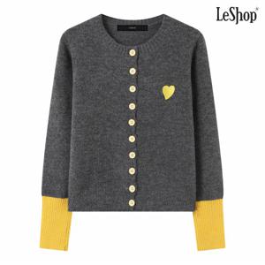 정상가:69,000원 ㅣ 하트 자수 버튼 배색 니트 가디건 (DP4CK008A)