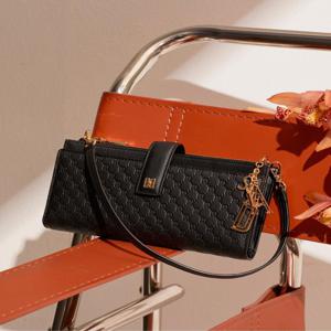 [선물포장] 블랙 DD 로고패턴 소가죽 다기종 핸드폰 월릿백 DCWA5F515J