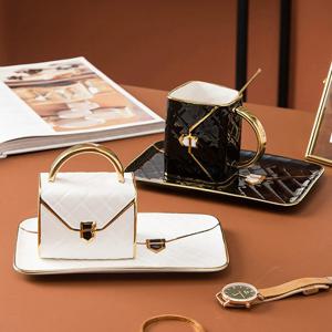 특별한 집들이 신혼부부 선물 [명품백 머그컵 플레이트 스푼 세트 고급 머그잔 4color 특이한 컵 카페 커플 답례품 잔]