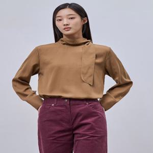 하이넥 타이 투웨이 블라우스 브라운 (BF4964C52D)