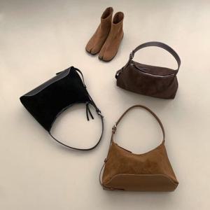 [브리치]  /  스웨이드 미니 숄더 크로스백