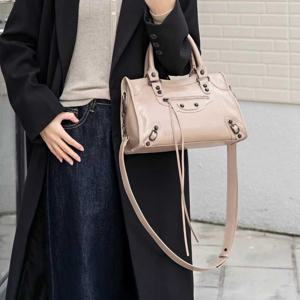 [브리치]  / 빈티지 여성 소가죽 스터드 백