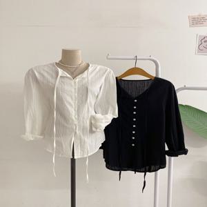 [브리치]  / 아제브 리본 트임넥 셔링 버튼 블라우스(2color)