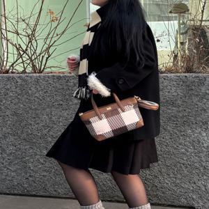 액세서리 여성 [[25SS]] WCBA5E832W2 브라운 체크 가죽 토트백