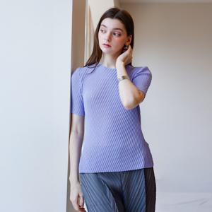 [최초가 142000원] 사선 플리츠 반넥 하프 티셔츠 바이올렛_YJ04WNPTS01