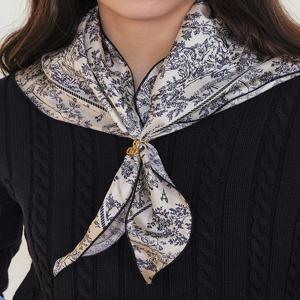 헤지스 액세서리 [[26SS]] HISC6E331N2 [선물베스트][뜨왈드주이] Toile de Jouy 네이비 삼각링 러플