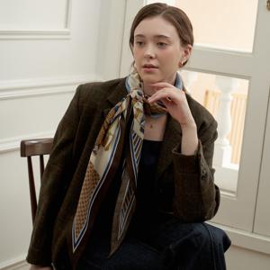 [최초가 69000원] 카일리 울실크 롱 다이아 스카프 SE549T312