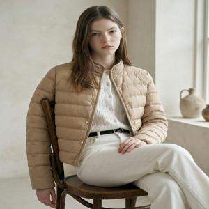 헤지스 여성 [[26SS]] HSJU6A106CM 초경량 하이넥 다운점퍼 카멜