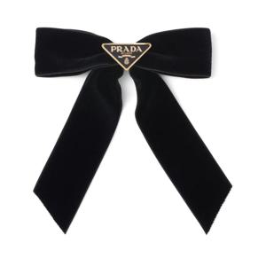 MUST IT_ 삼각로고 리본 벨벳 블랙 헤어 클립 1IF154068 F0002