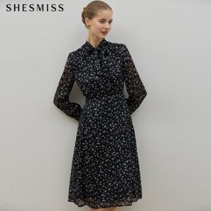 (SHESMISS)] 우아한 레이디 리본 타이넥 원피스 (택가격: 328000원)