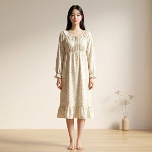 비비안 러블리한 느낌의 이중거즈 플라워나염 여성 원피스잠옷 GW6056