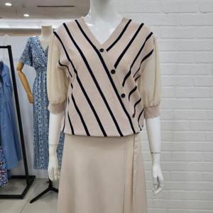 해리앤 DP01 사선 줄무늬 쉬폰 소매 니트 HOSP7710