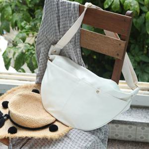 반달 바디백 여자 메신저백 가방 슬링백 아이보리