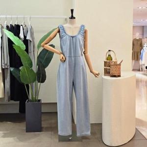 [포커스]  FM4D7PT01899_밴드 셔링 데님 점프슈트