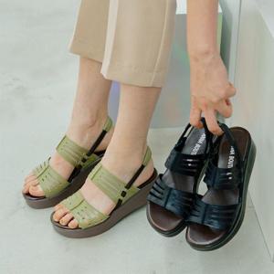 [잇백잇슈] 천연가죽밴딩샌들 캐주얼 키높이 봄여름