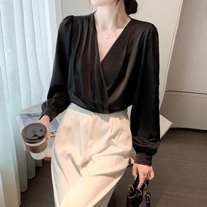 [에이시크] 새틴 긴팔 블라우스 C24CBL478