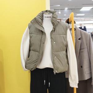 르피타 DP01 메트 레더 크롭 패딩 조끼 L244UVOC02