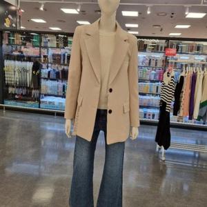 라티움 HC34 봄,가을 국내생산신축성 구기없는일자라인투버튼클래식한자켓 T2513JK07