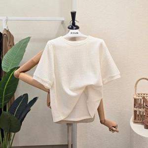 [포커스]FM5C3TS31095_라운드넥 엠보싱 반팔 티셔츠