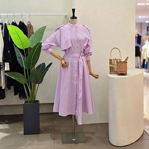 [포커스]FS5A3OP30597_세로 패턴 트렌치형 벨티드 원피스