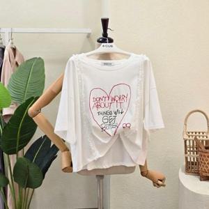 [포커스]FM5D3TS32293_레터링 하트 레이스 배색 티셔츠