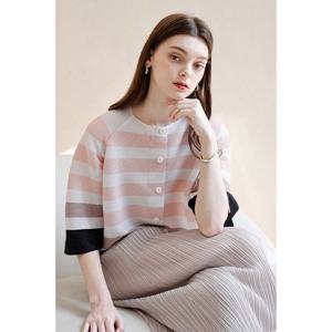 [요이츠]소프트 스트라이프 플리츠 라글란 자켓_YJ04WNPJK01_BE1