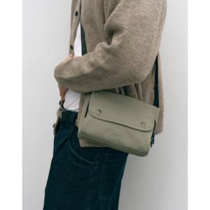 [질스튜어트핸드백] 모브 카키 나일론 크로스백 JUBA5F322 K2