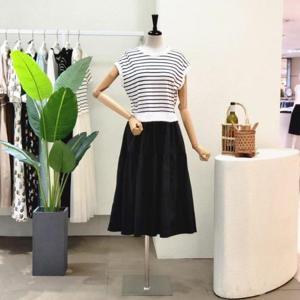 [포커스]  FM3E7OP04798_스트라이프 배색 플레어 롱원피스