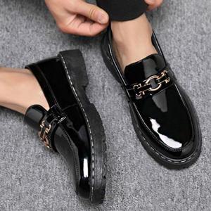 남자편한구두 남성 유광 캐주얼 단화 구두 에나멜 로퍼 슈즈