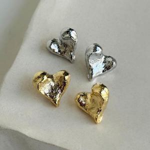 [엠던] 볼드 멜팅 초콜릿 하트 데일리 스터드 귀걸이