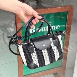 [잇백잇슈] 줄무늬니트토트백 미니크로스백 캐주얼