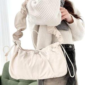 [잇백잇슈] 셔링곱창끈숄더백 트렌디 일상 외출 패션