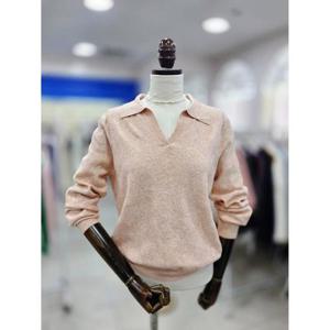 스테파니 세이브존08 오픈 포인트 카라 니트 A25SW5318