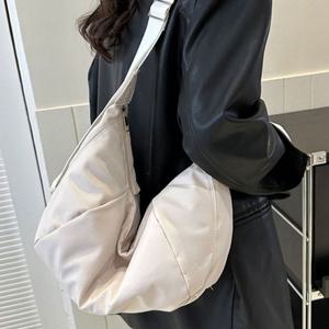 대학생가방 반달크로스백 여행용크로스백 보부상가방 나일론 가방