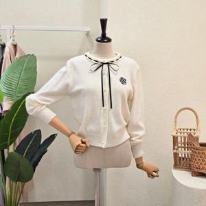 [포커스]FF5I7KC00195_장미 넥리본 라운드 가디건